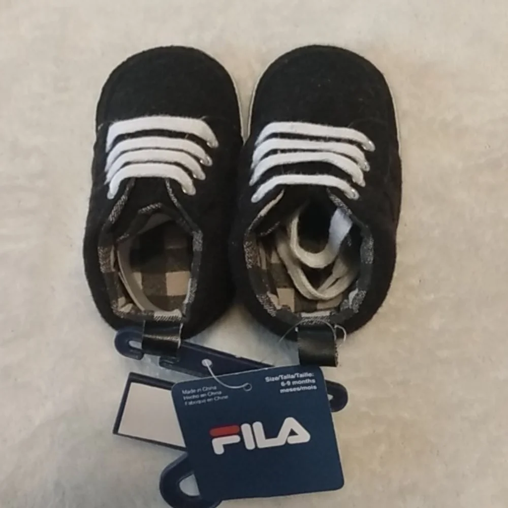 NWT Fila Black & White Crib Shoes 6-9 Months
